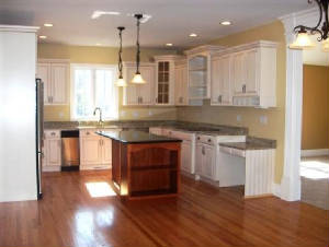 Kitchen Cabinet Paint on Maple Glazed Antique White Kitchen Cabinets With Cherry Island And